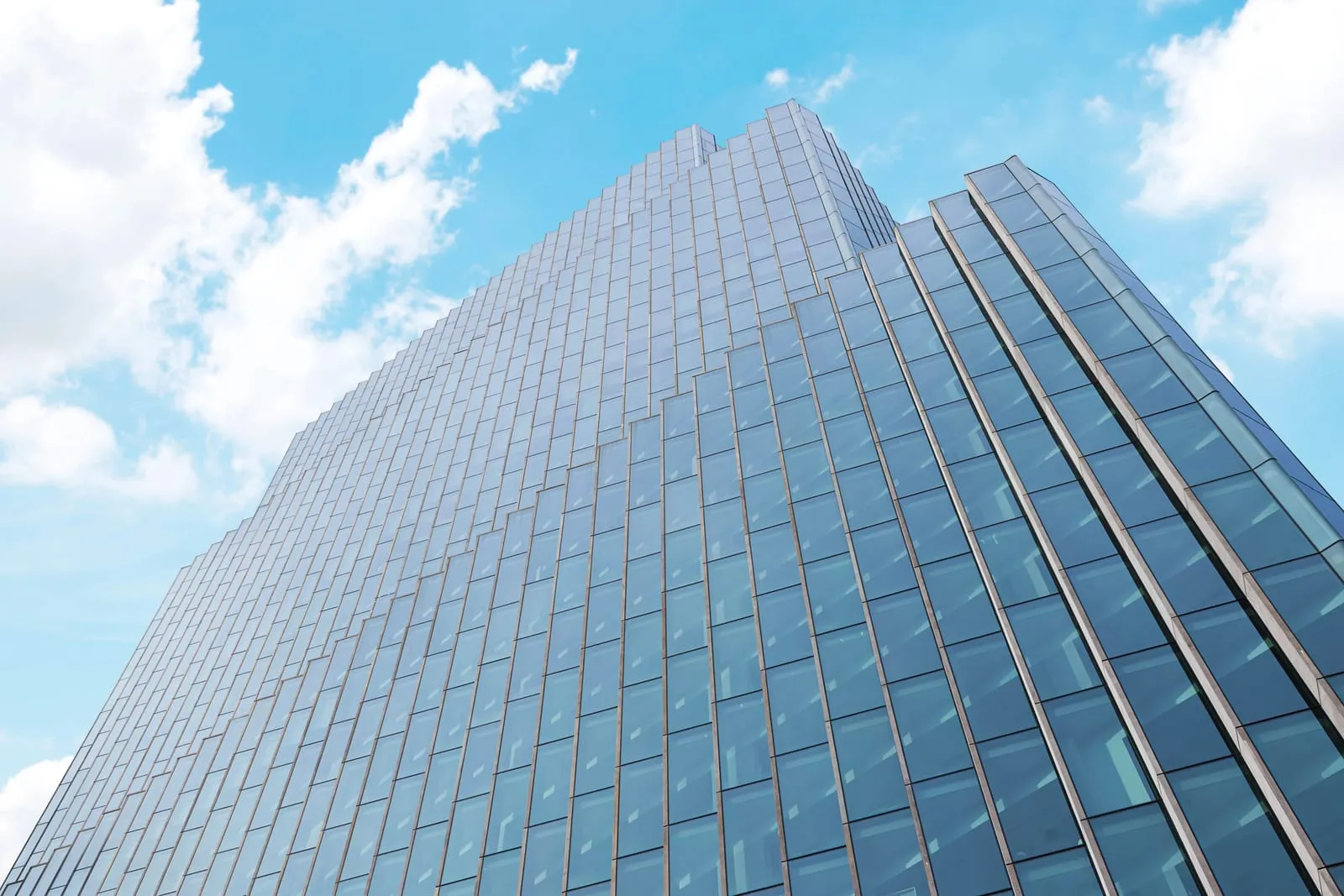 Modern Dallas-Fort Worth commercial office tower